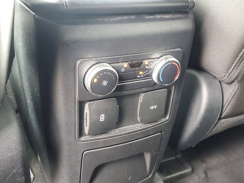 Used 2022 Ford Explorer XLT image 10