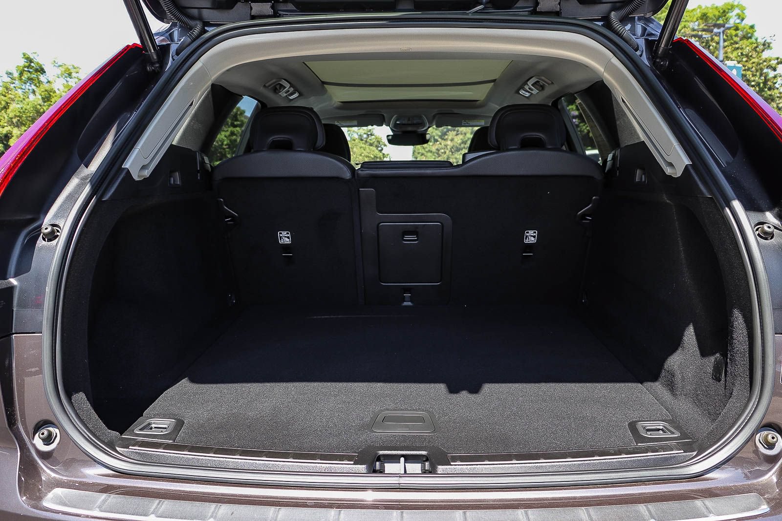 Used 2023 Volvo XC60 B5 Plus AWD/4WD image 26