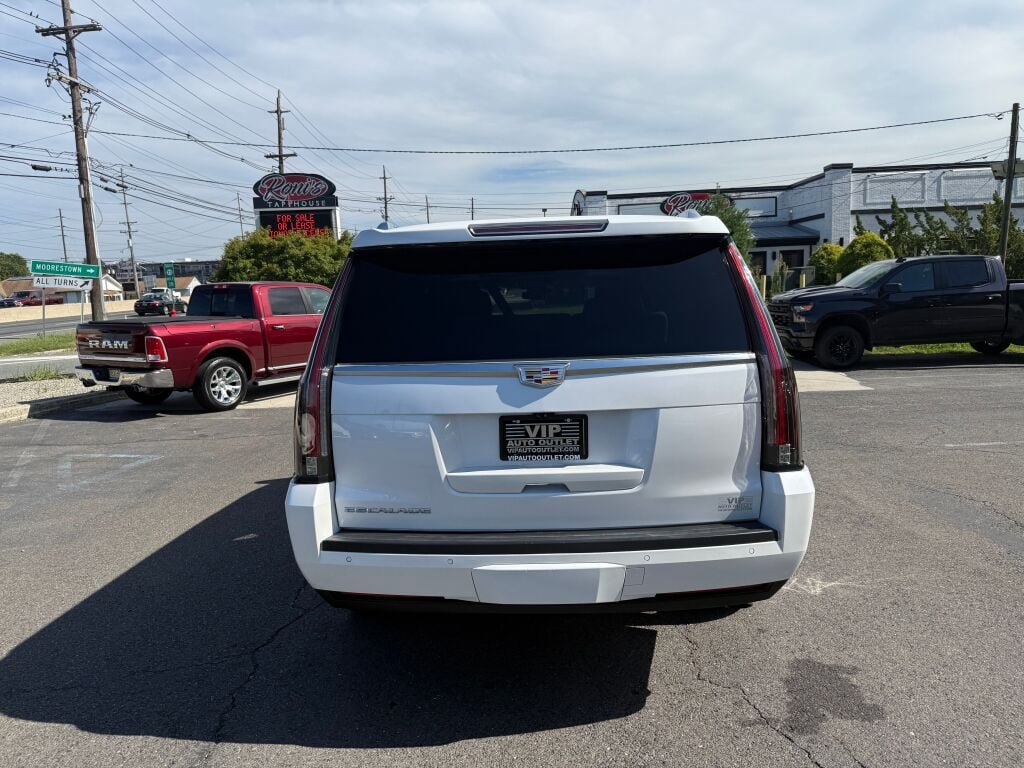 Used 2018 Cadillac Escalade ESV Premium Luxury w/ LPO, Radiant Package AWD/4WD image 6