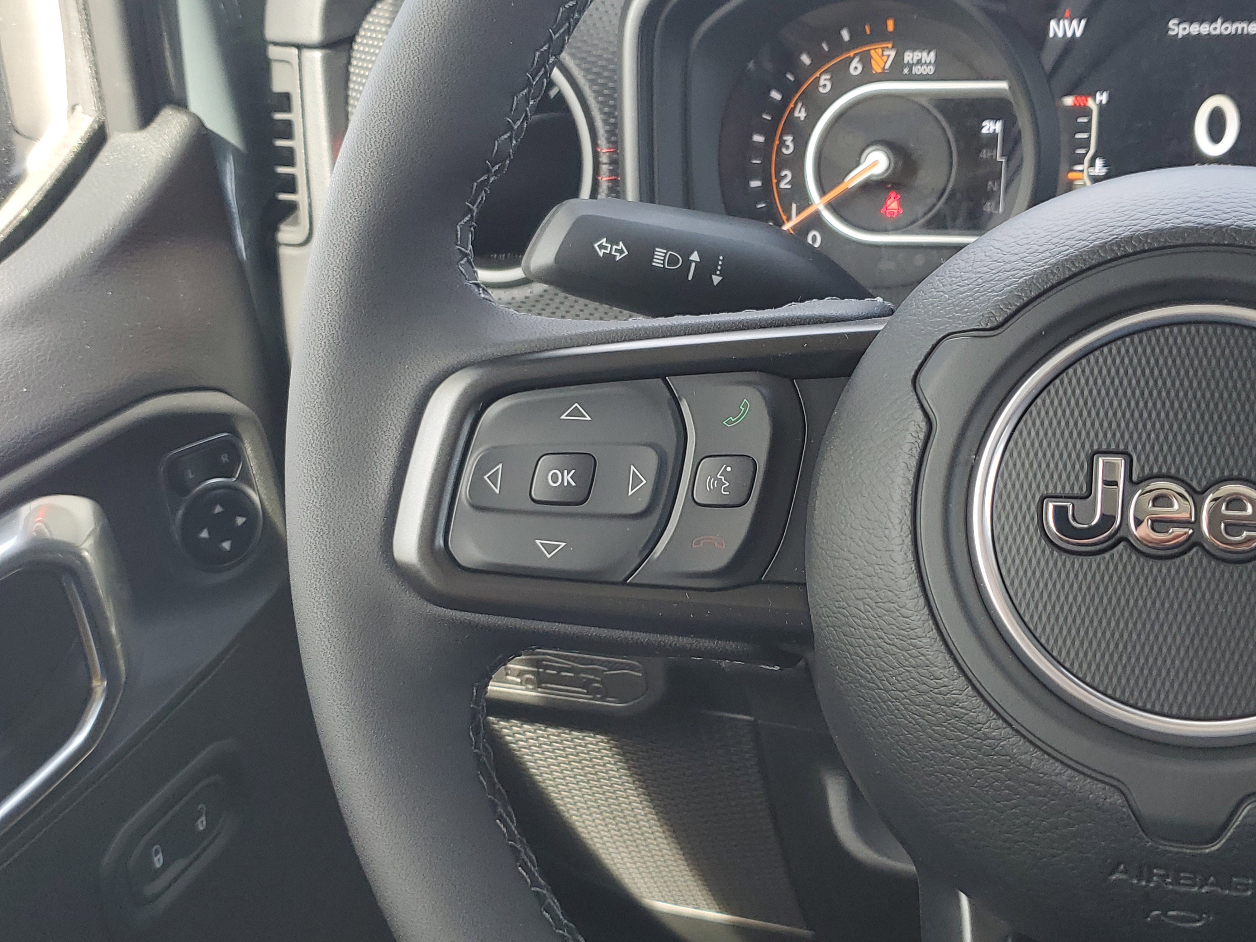 New 2025 Jeep Gladiator Rubicon image 21