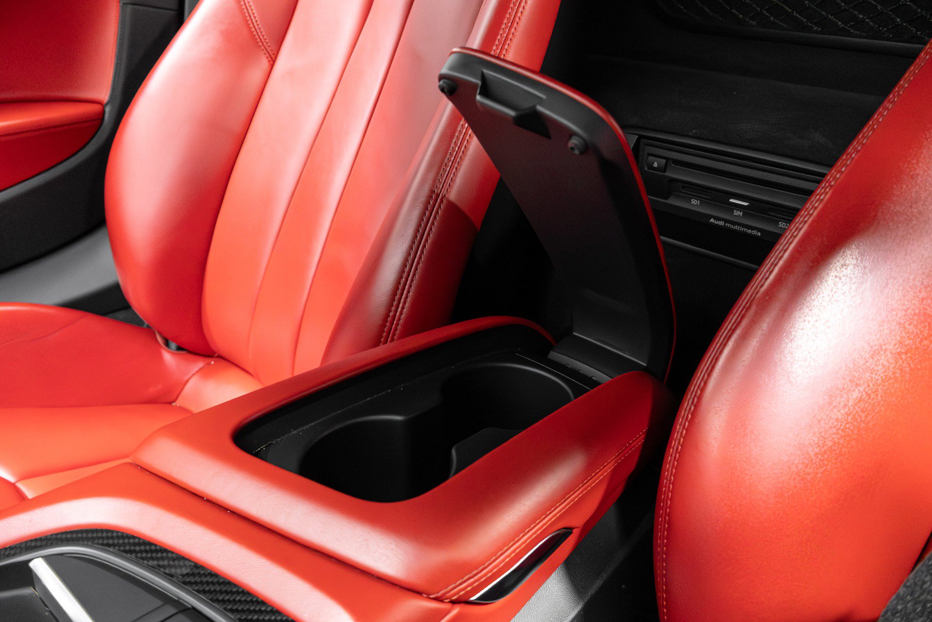 Used 2018 Audi R8 V10 w/ Premium Package image 64