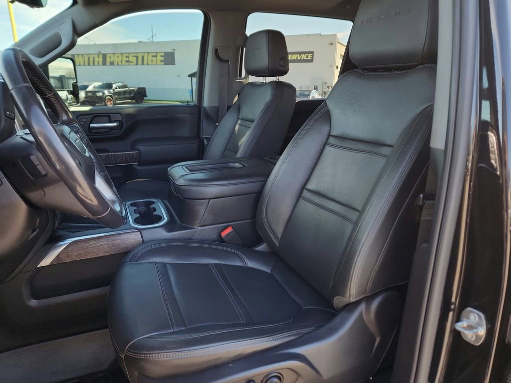 Used 2022 GMC Sierra 2500 Denali w/ Denali Black Diamond Edition image 17