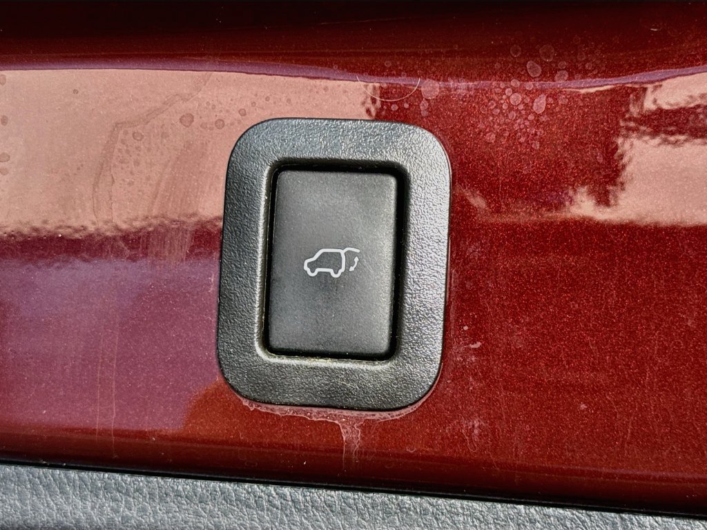Certified 2019 Toyota Highlander Limited AWD/4WD image 33