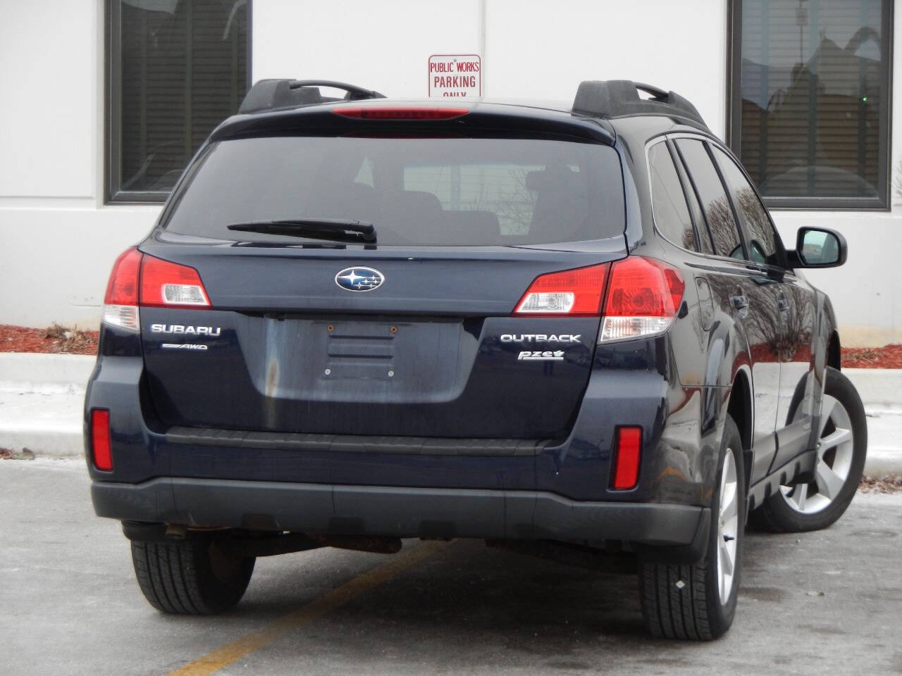Used 2013 Subaru Outback 2.5i Premium AWD/4WD image 16