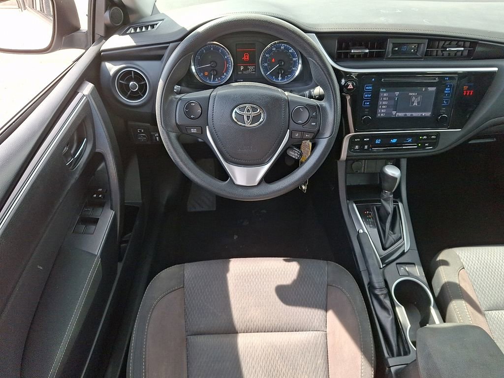 Used 2018 Toyota Corolla LE image 11