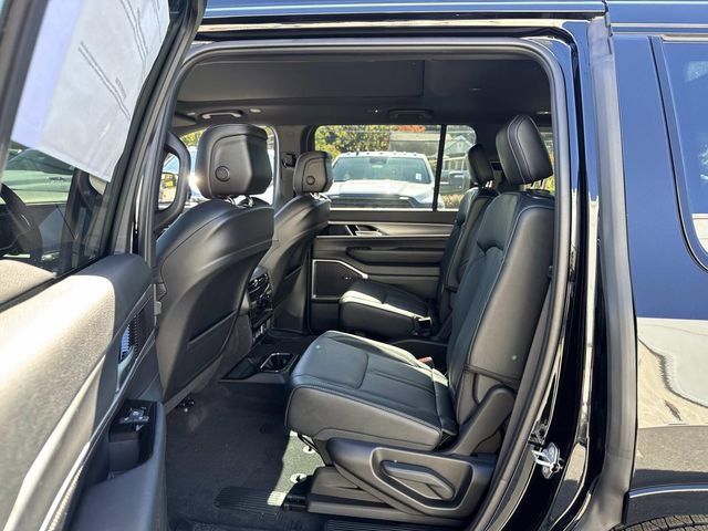 New 2025 Jeep Wagoneer Series II image 13