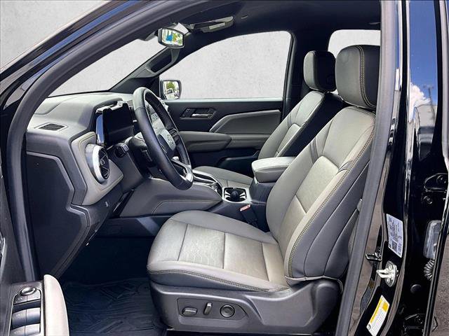 Used 2026 Chevrolet Colorado ZR2 w/ Technology Package AWD/4WD image 26