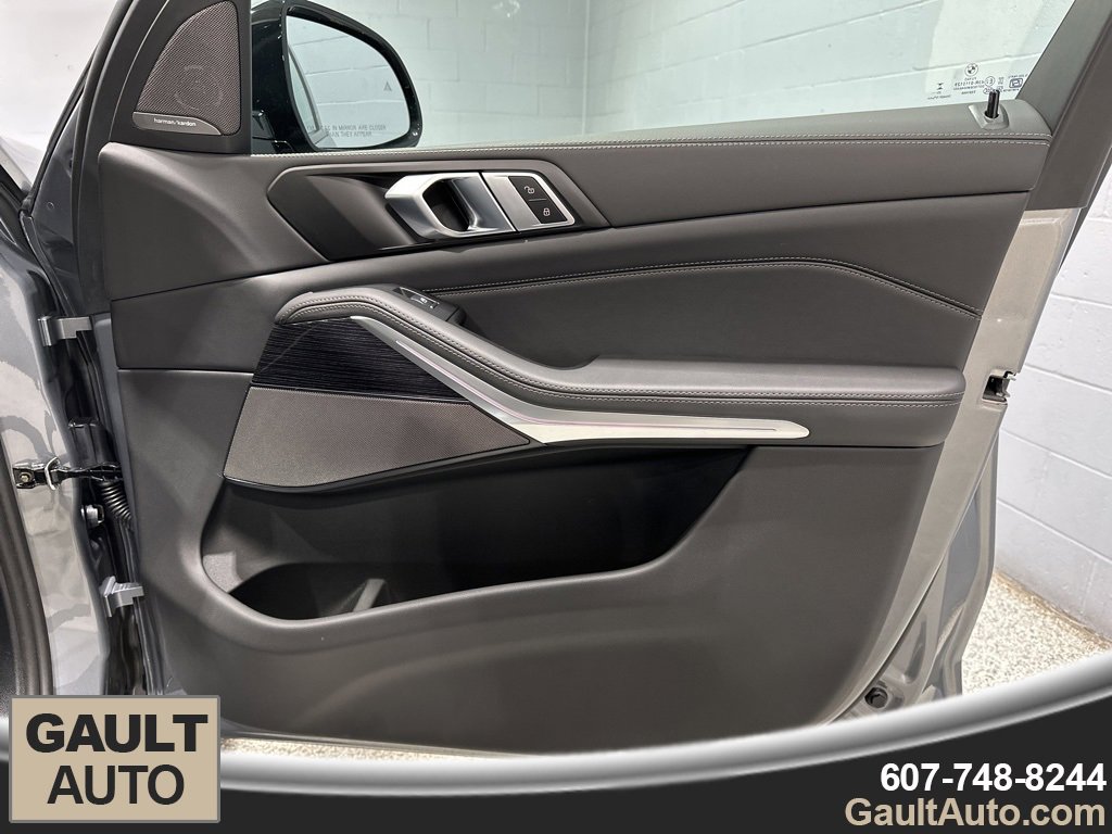 New 2026 BMW X5 xDrive40i w/ M Sport Package image 17