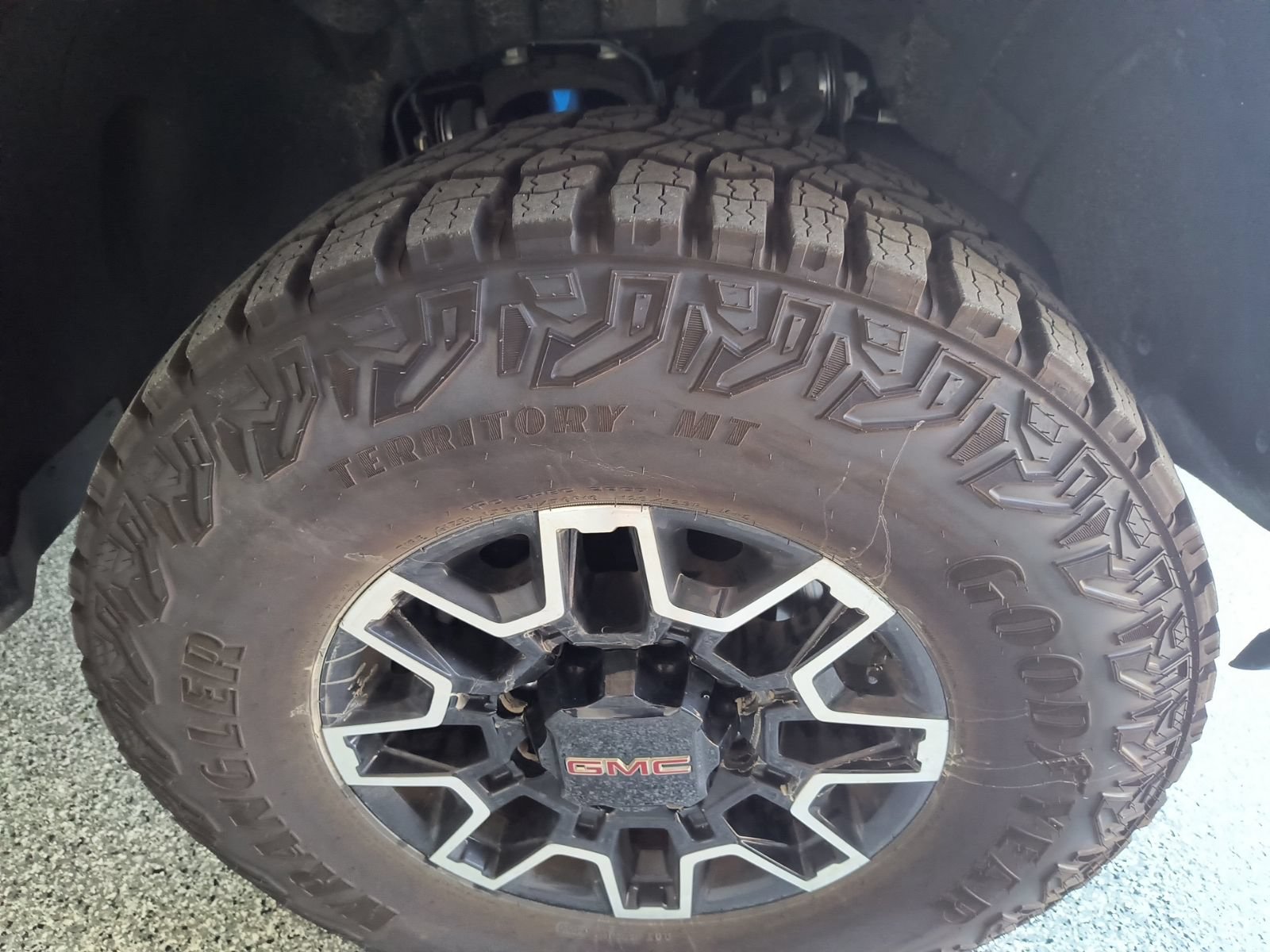 Used 2024 GMC Sierra 2500 AT4X AWD/4WD image 40