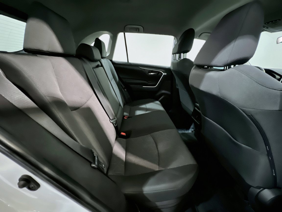 Used 2023 Toyota RAV4 AWD Hybrid image 19