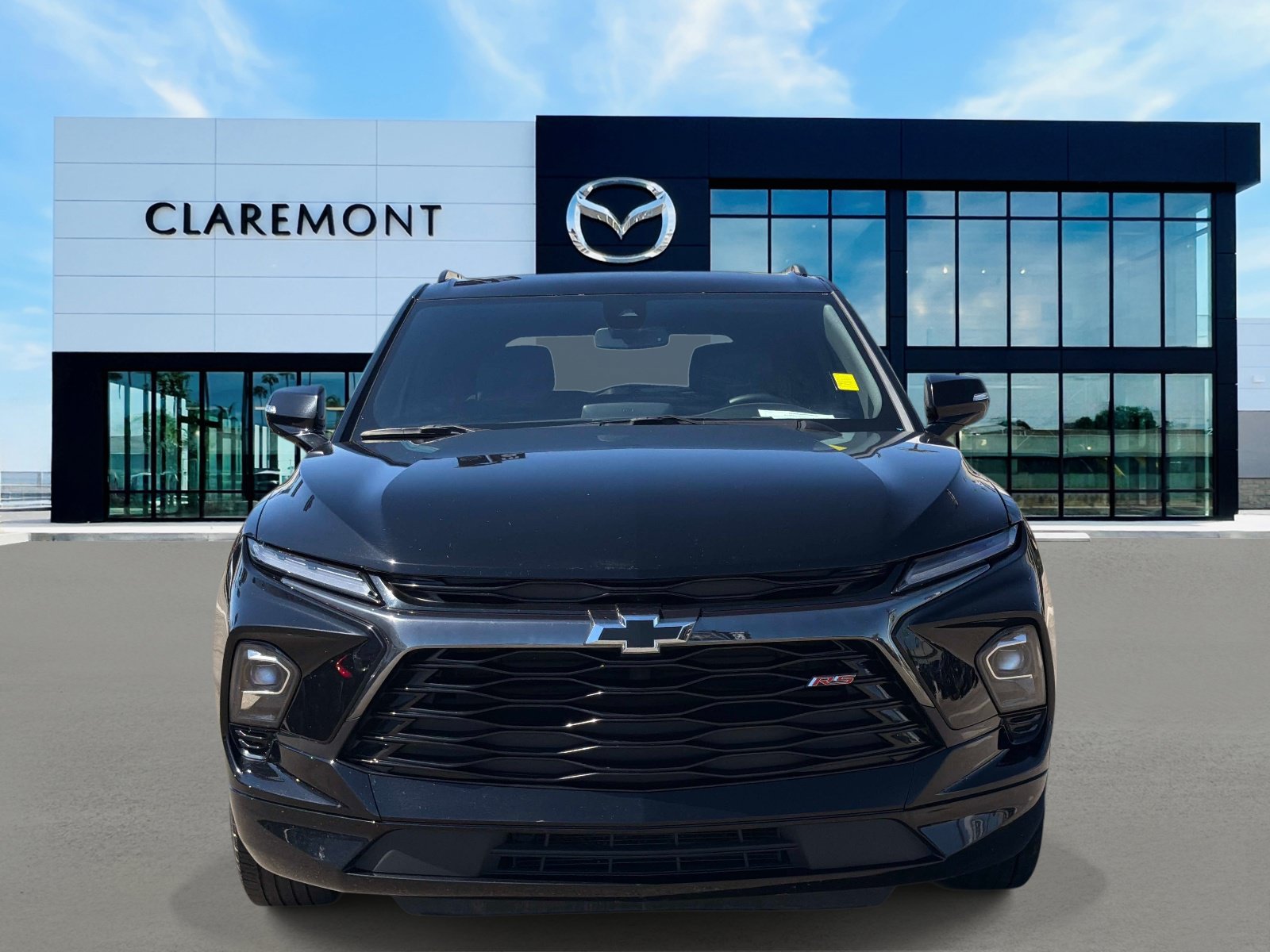 Used 2025 Chevrolet Blazer RS FWD image 2