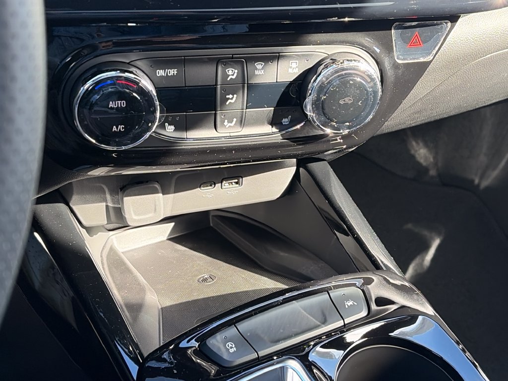 New 2026 Chevrolet Trax RS w/ Sunroof Package FWD image 20