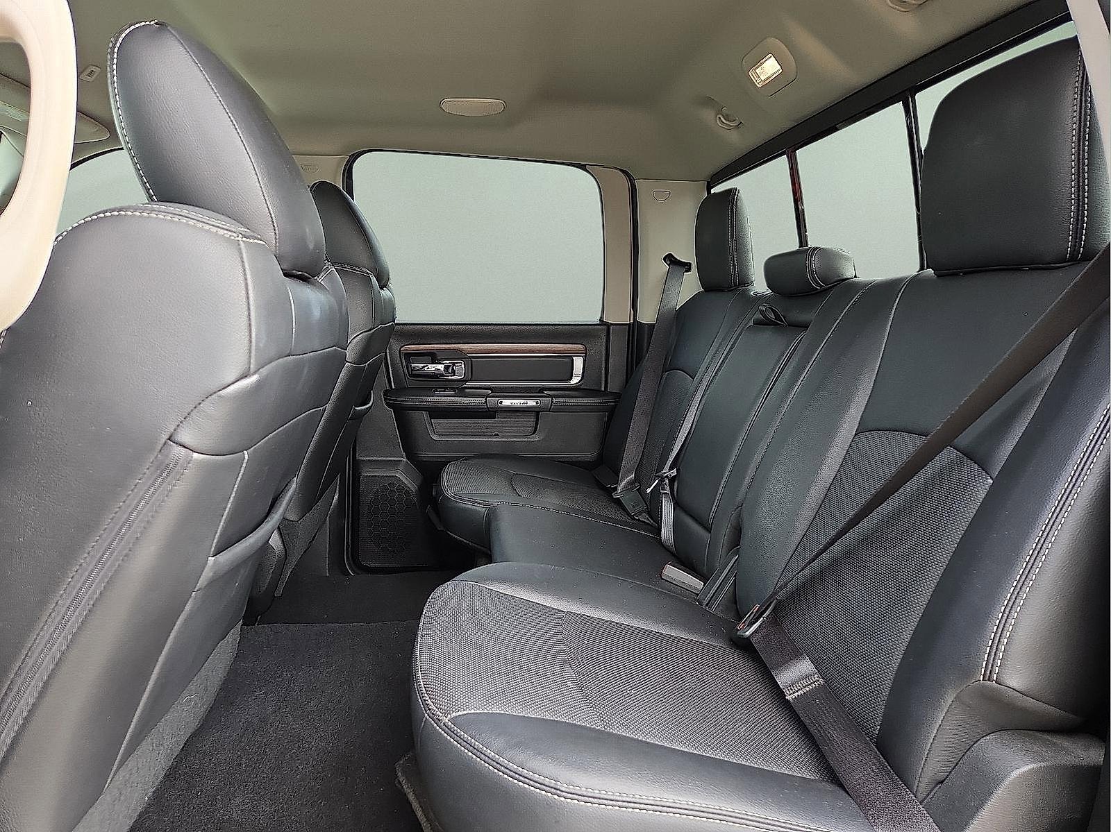 Used 2017 RAM 1500 Laramie w/ Convenience Group image 9