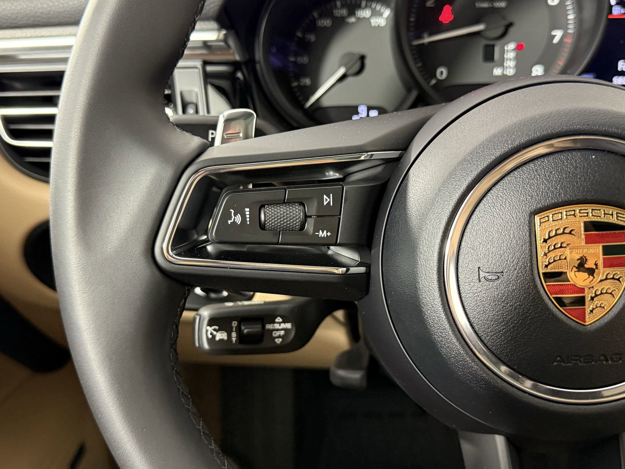 Certified 2026 Porsche Macan AWD/4WD image 20