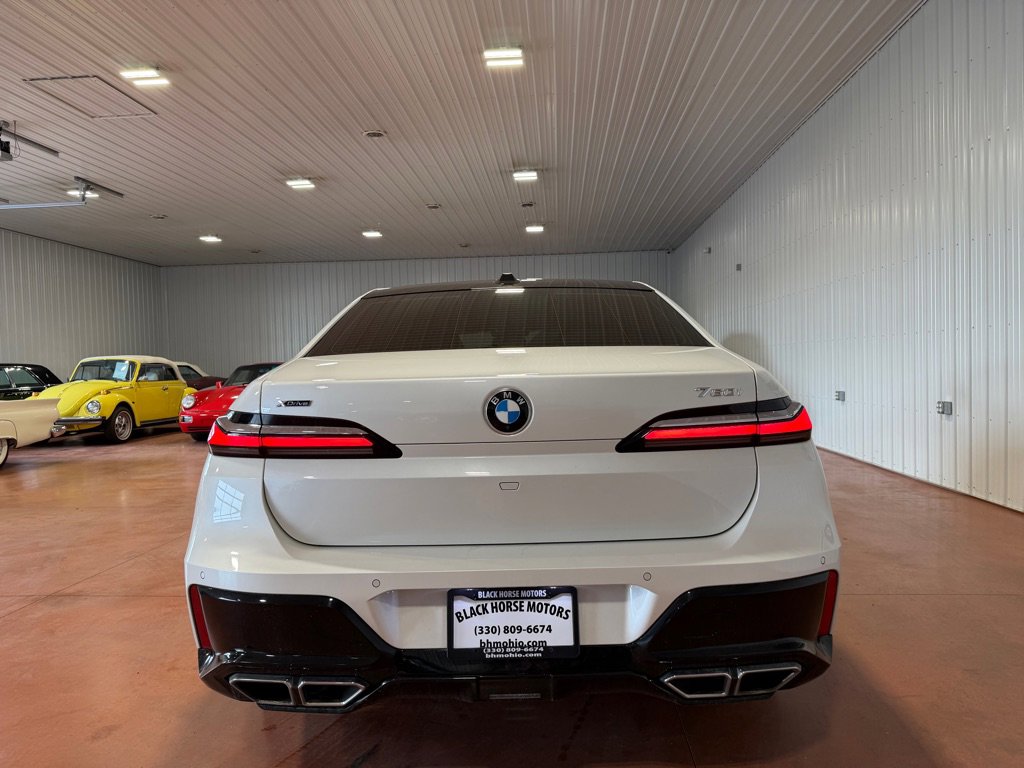 Used 2023 BMW 760i xDrive w/ Parking Assistance Package image 8