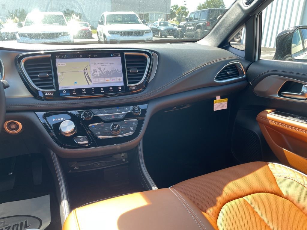 New 2026 Chrysler Pacifica Pinnacle image 28
