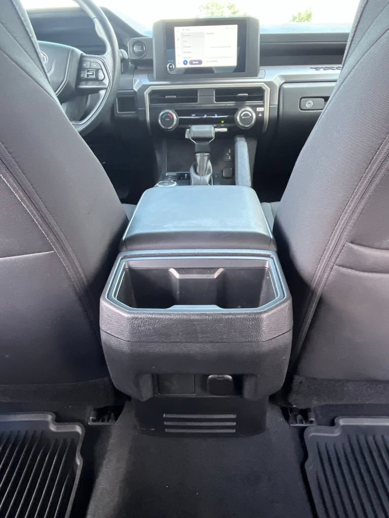 Used 2025 Toyota Tacoma SR5 AWD/4WD image 23