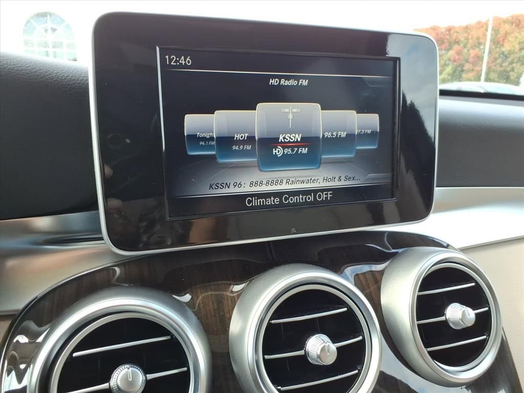 Used 2018 Mercedes-Benz GLC 300 4MATIC w/ Premium Package image 17