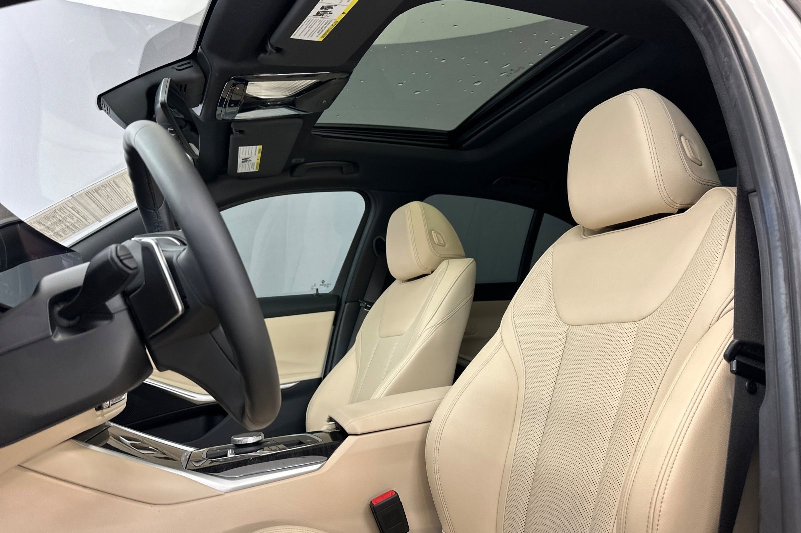 Certified 2024 BMW 330i Sedan w/ Convenience Package image 16