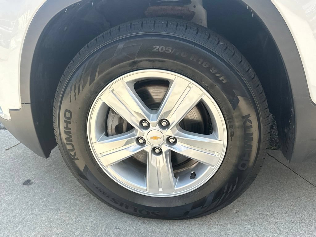Used 2019 Chevrolet Trax LT w/ LT Convenience Package AWD/4WD image 32