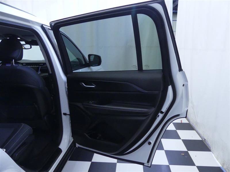 Used 2023 Jeep Grand Cherokee L Laredo w/ Luxury Tech Group I AWD/4WD image 27