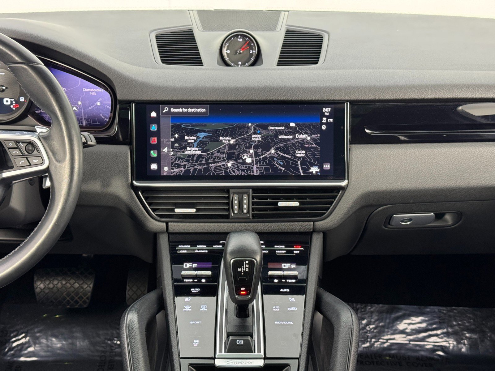 Used 2023 Porsche Cayenne Platinum Edition w/ Premium Package image 24