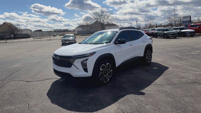 Used 2024 Chevrolet Trax RS image 4