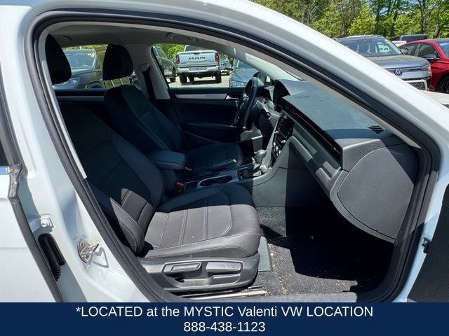 Certified 2022 Volkswagen Passat 2.0T SE FWD image 24