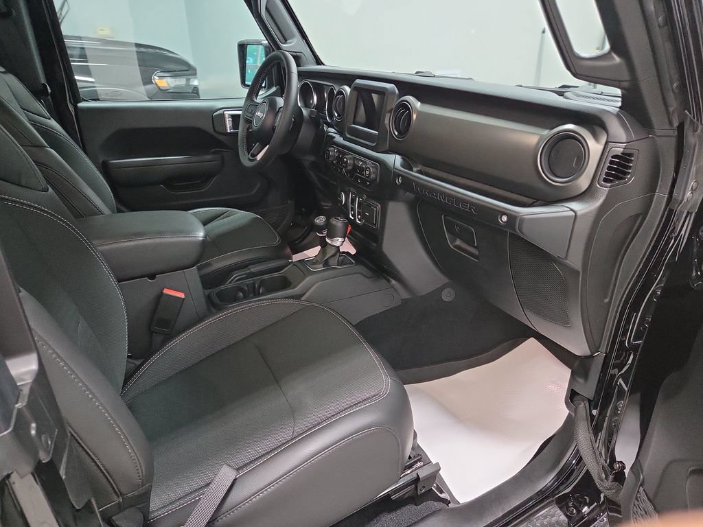 Used 2023 Jeep Wrangler Sport AWD/4WD image 12