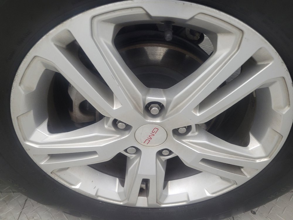 Used 2020 GMC Terrain SLE image 31