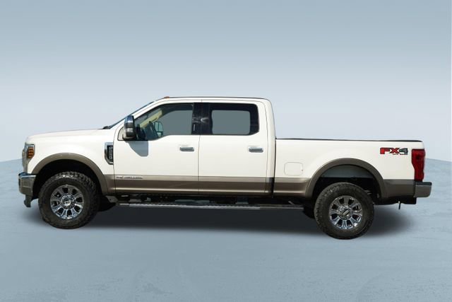 Used 2019 Ford F250 Lariat w/ Chrome Package image 4