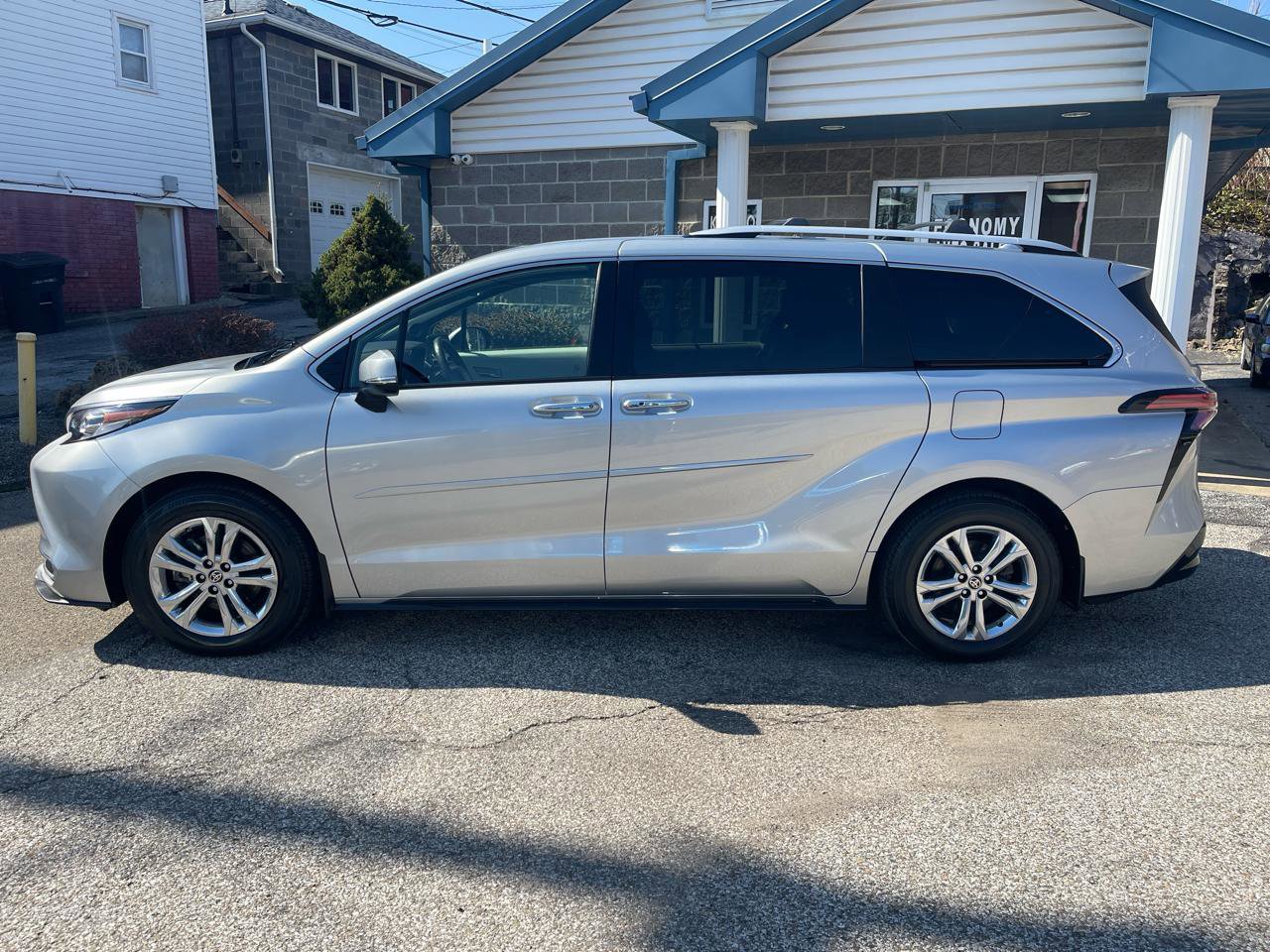Used 2022 Toyota Sienna Platinum w/ Protection Package (TMS) AWD/4WD image 7