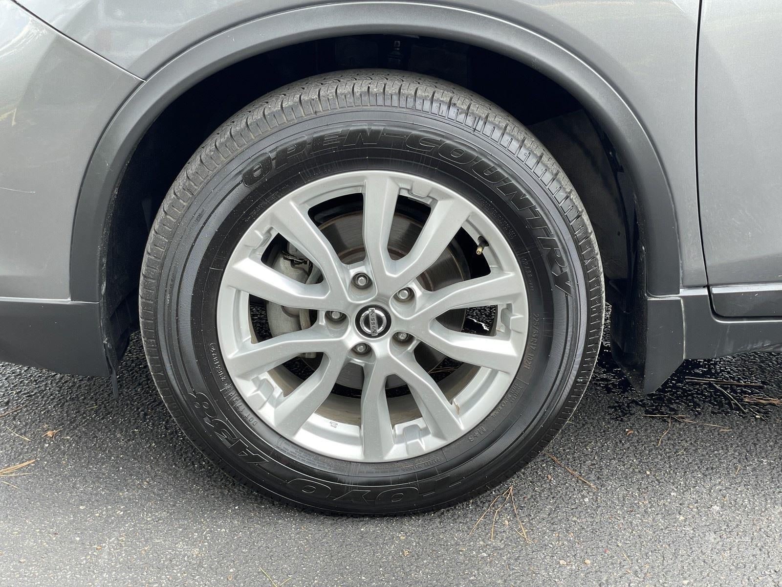 Used 2019 Nissan Rogue SV FWD image 50