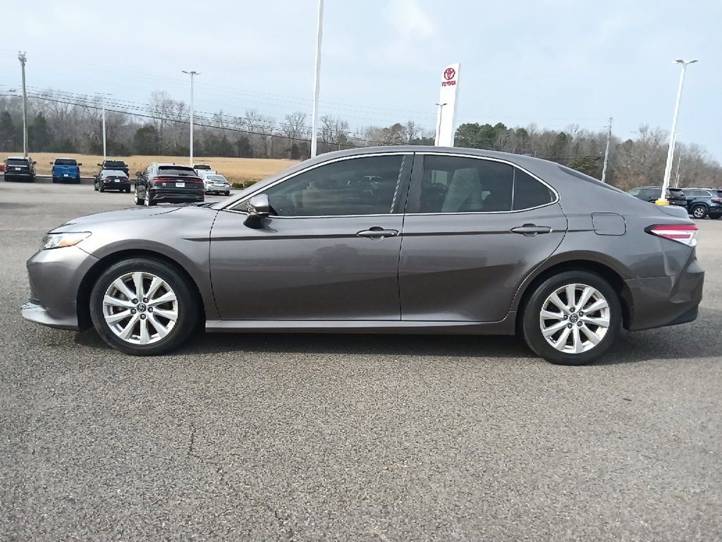 Used 2019 Toyota Camry LE w/ Phone Cable & Charge Package image 6