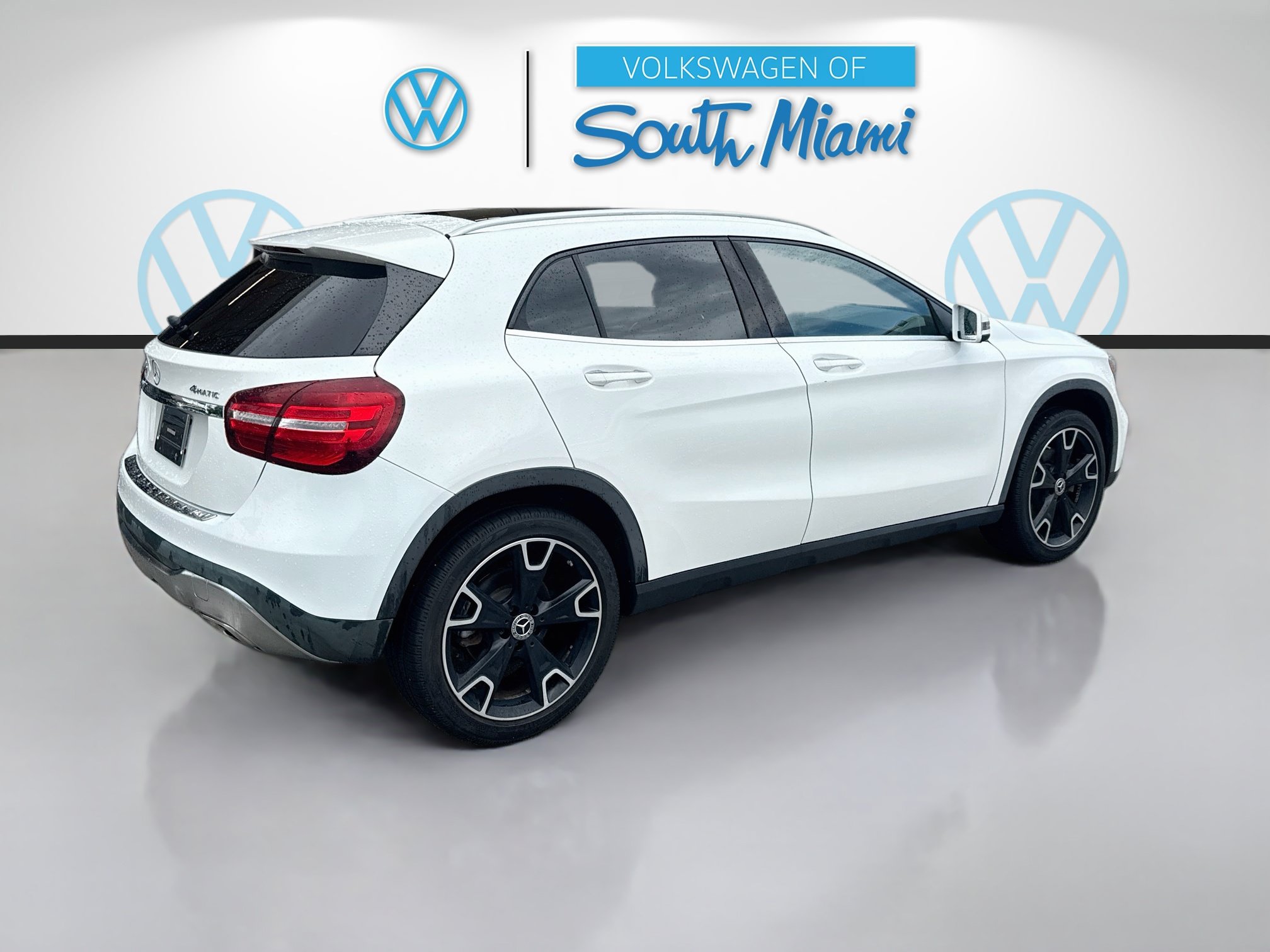 Used 2020 Mercedes-Benz GLA 250 4MATIC w/ Premium Package image 7