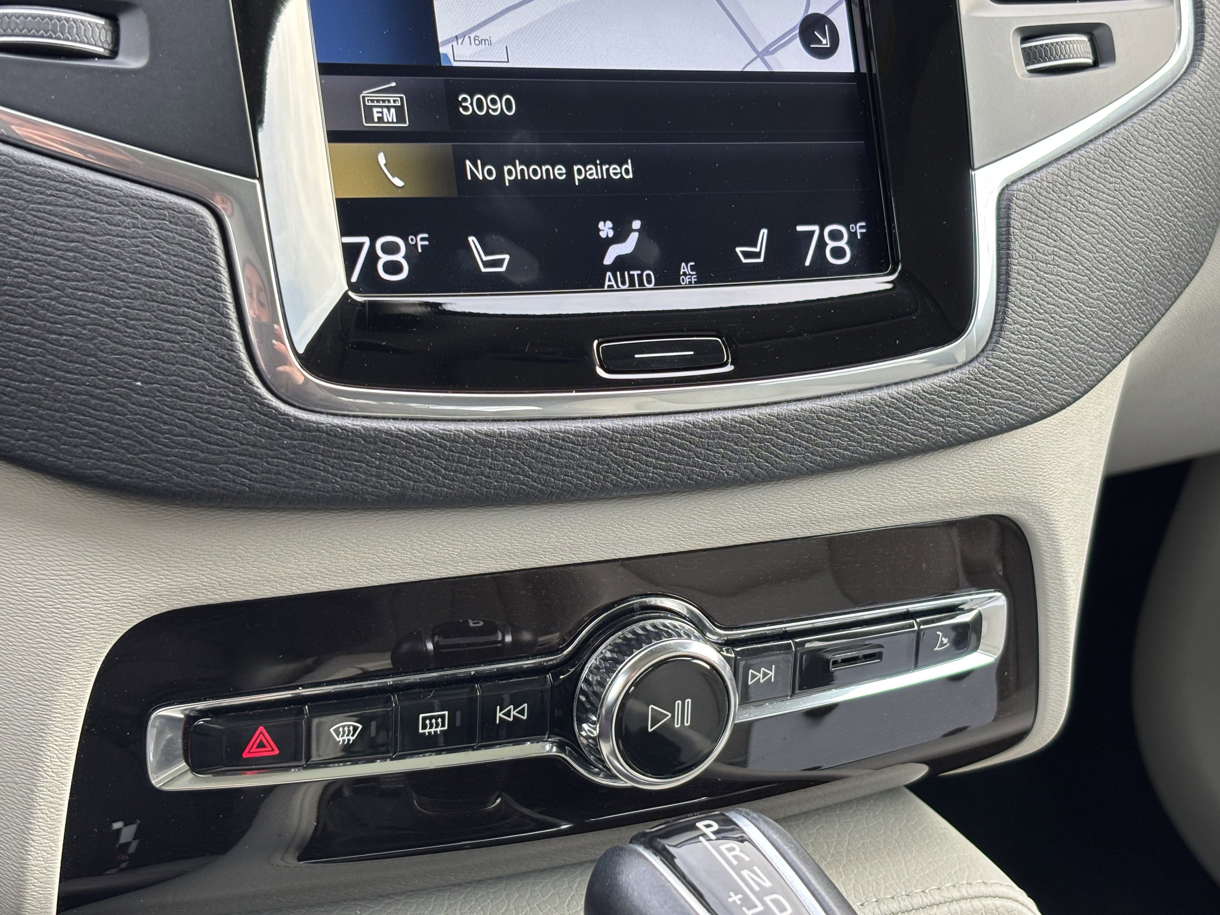 Used 2019 Volvo XC90 T6 Momentum w/ Protection Package Premier image 29