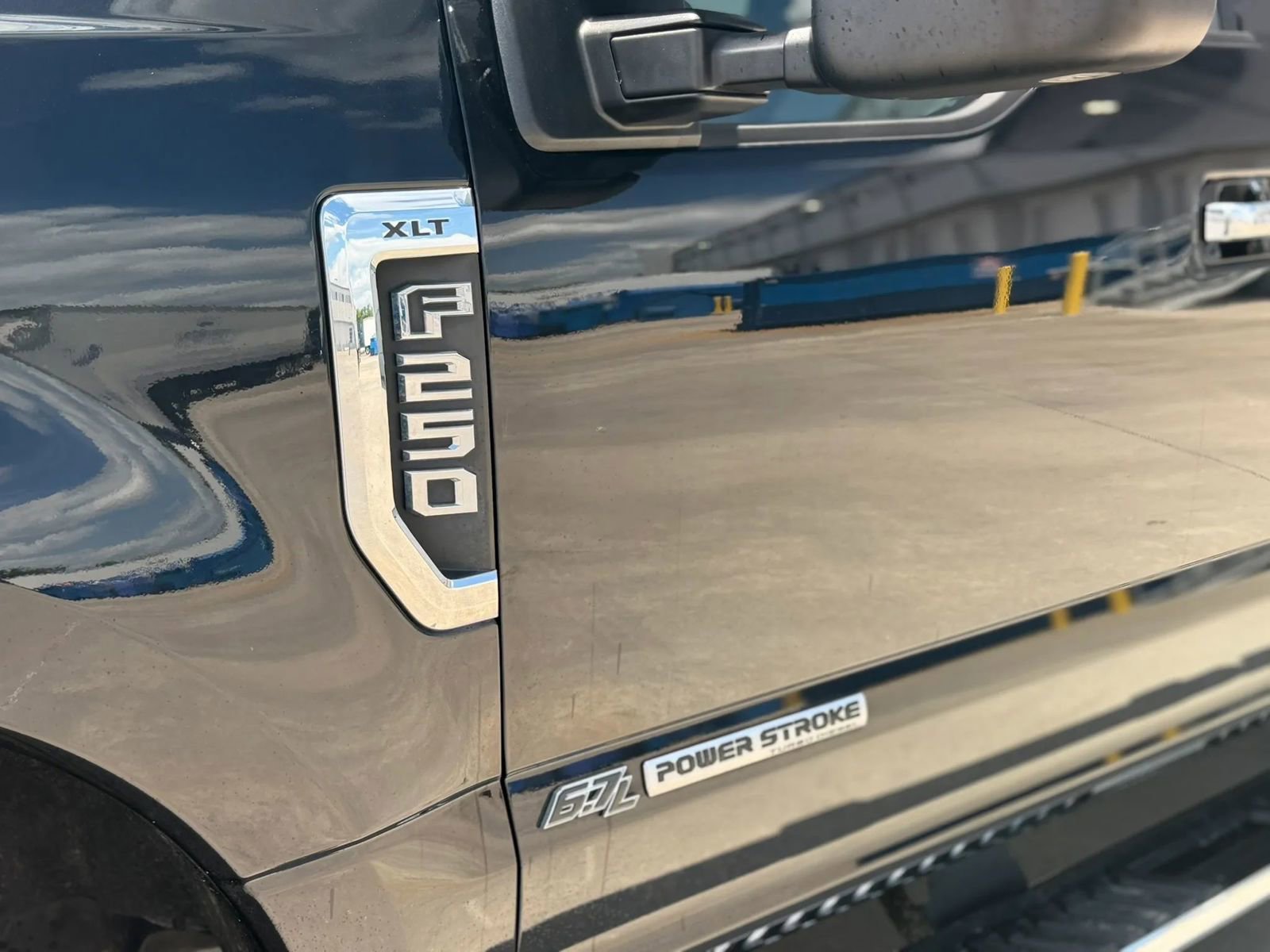 Used 2019 Ford F250 XLT w/ XLT Premium Package AWD/4WD image 17