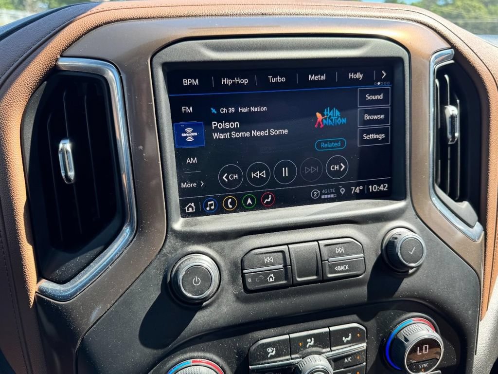 Used 2022 Chevrolet Silverado 1500 High Country w/ Technology Package AWD/4WD image 21