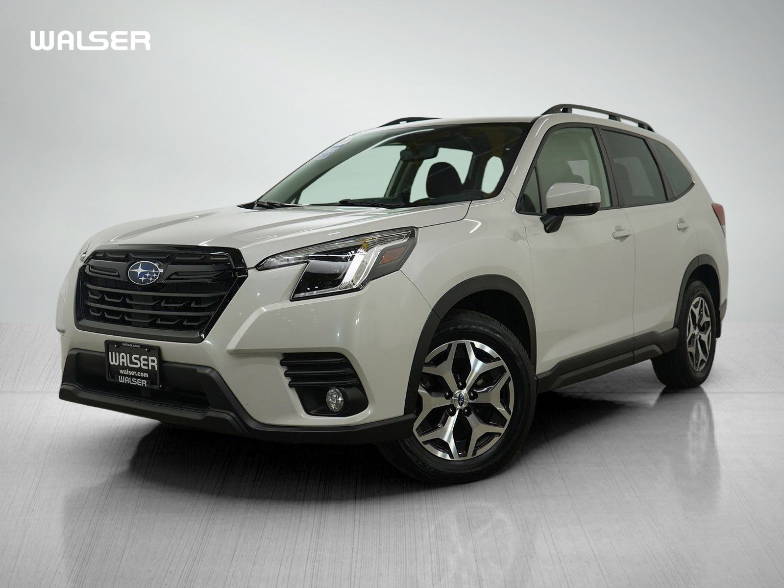 Used 2023 Subaru Forester Premium image 1