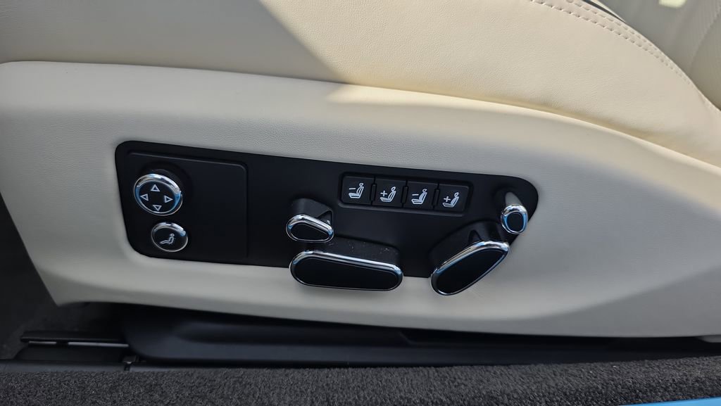 New 2025 Bentley Continental GTC image 28