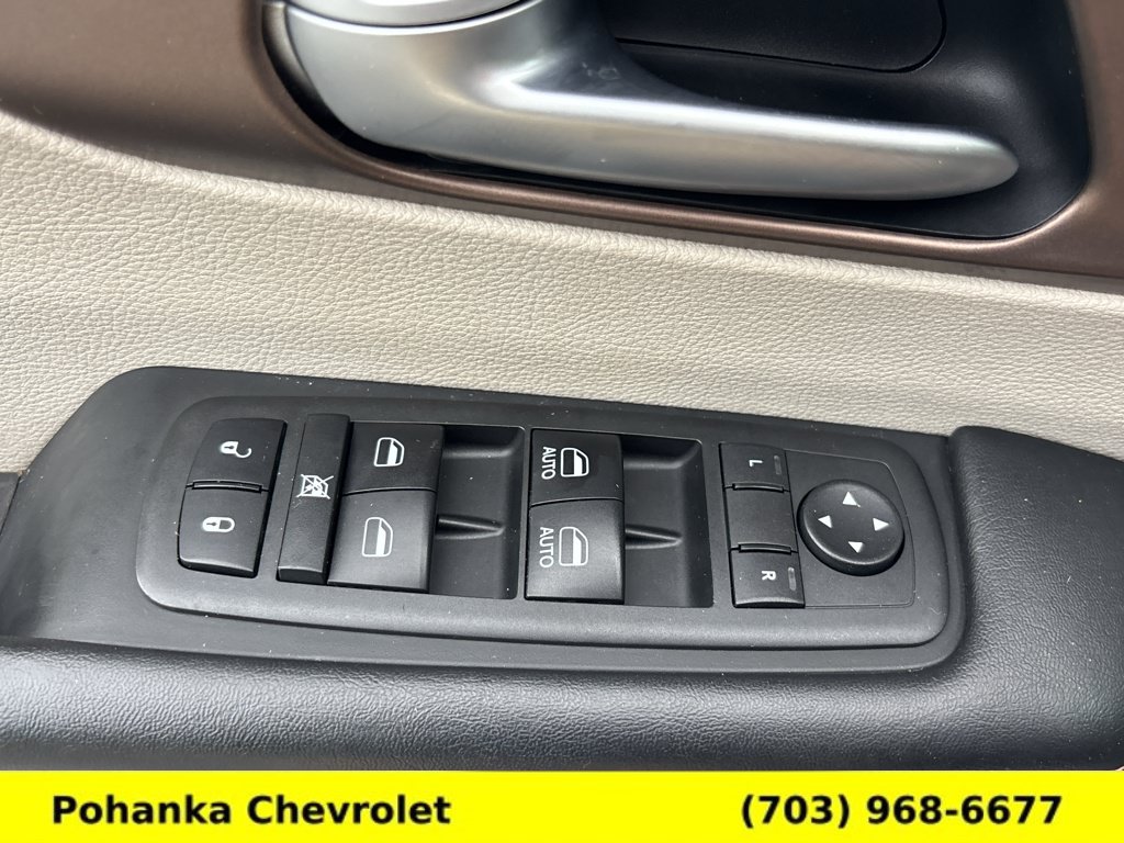 Used 2018 Chrysler Pacifica Touring-L w/ Tire & Wheel Group FWD image 20
