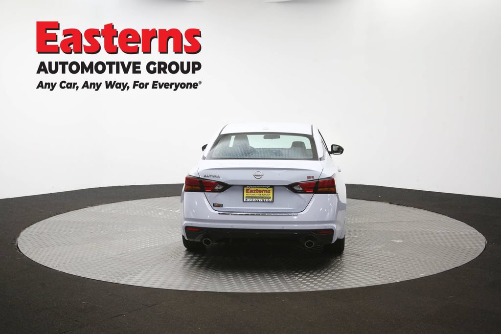 Used 2023 Nissan Altima 2.5 SR FWD image 39