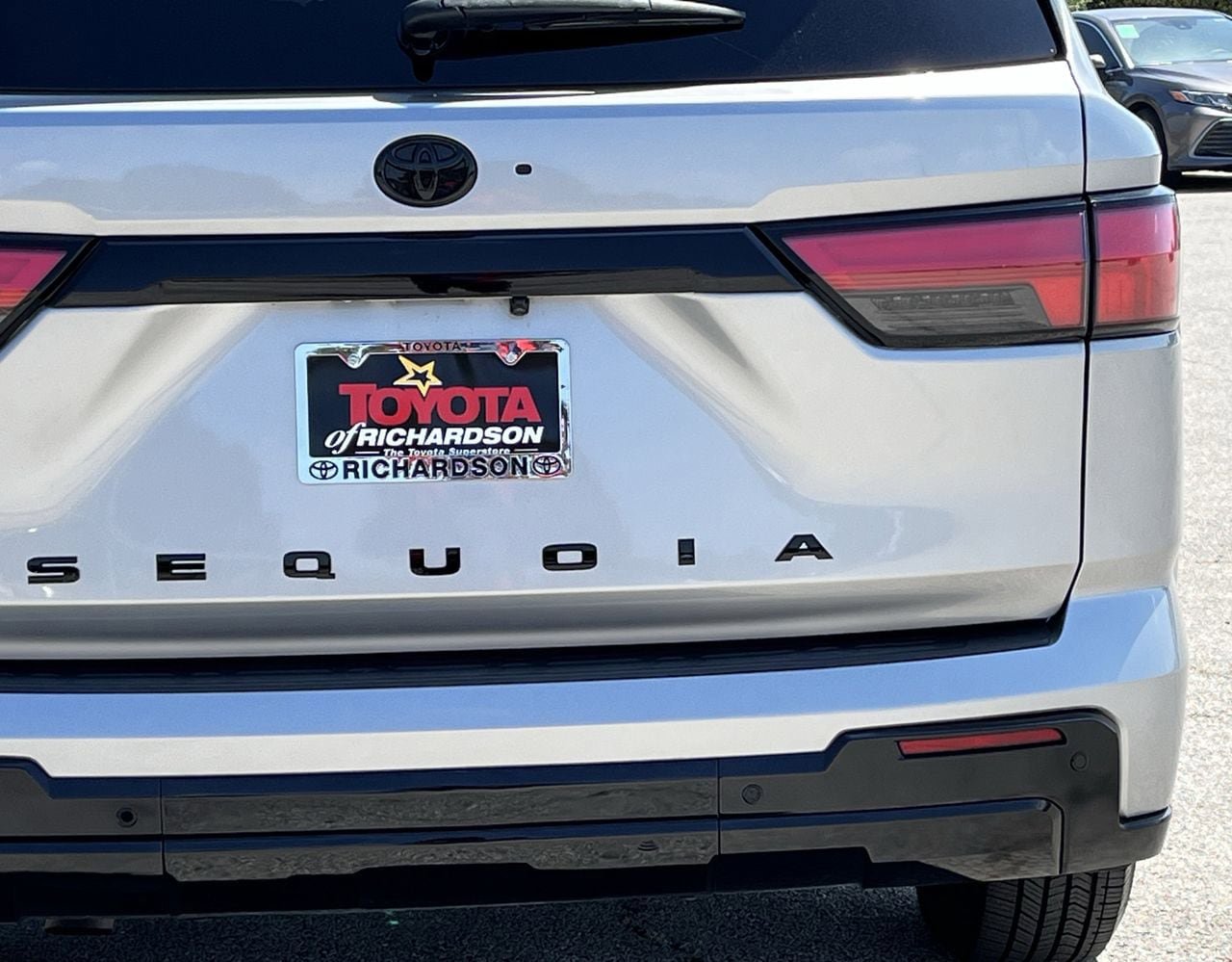 Used 2024 Toyota Sequoia Platinum AWD/4WD image 6