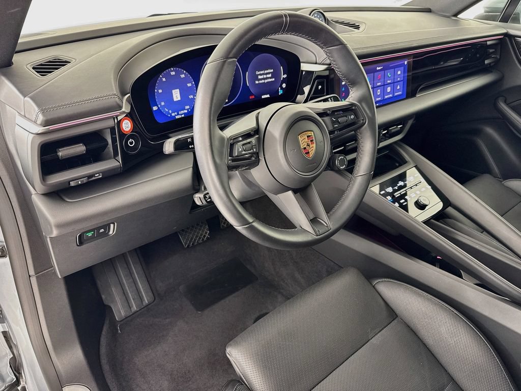 Certified 2025 Porsche Macan Electric RWD image 4