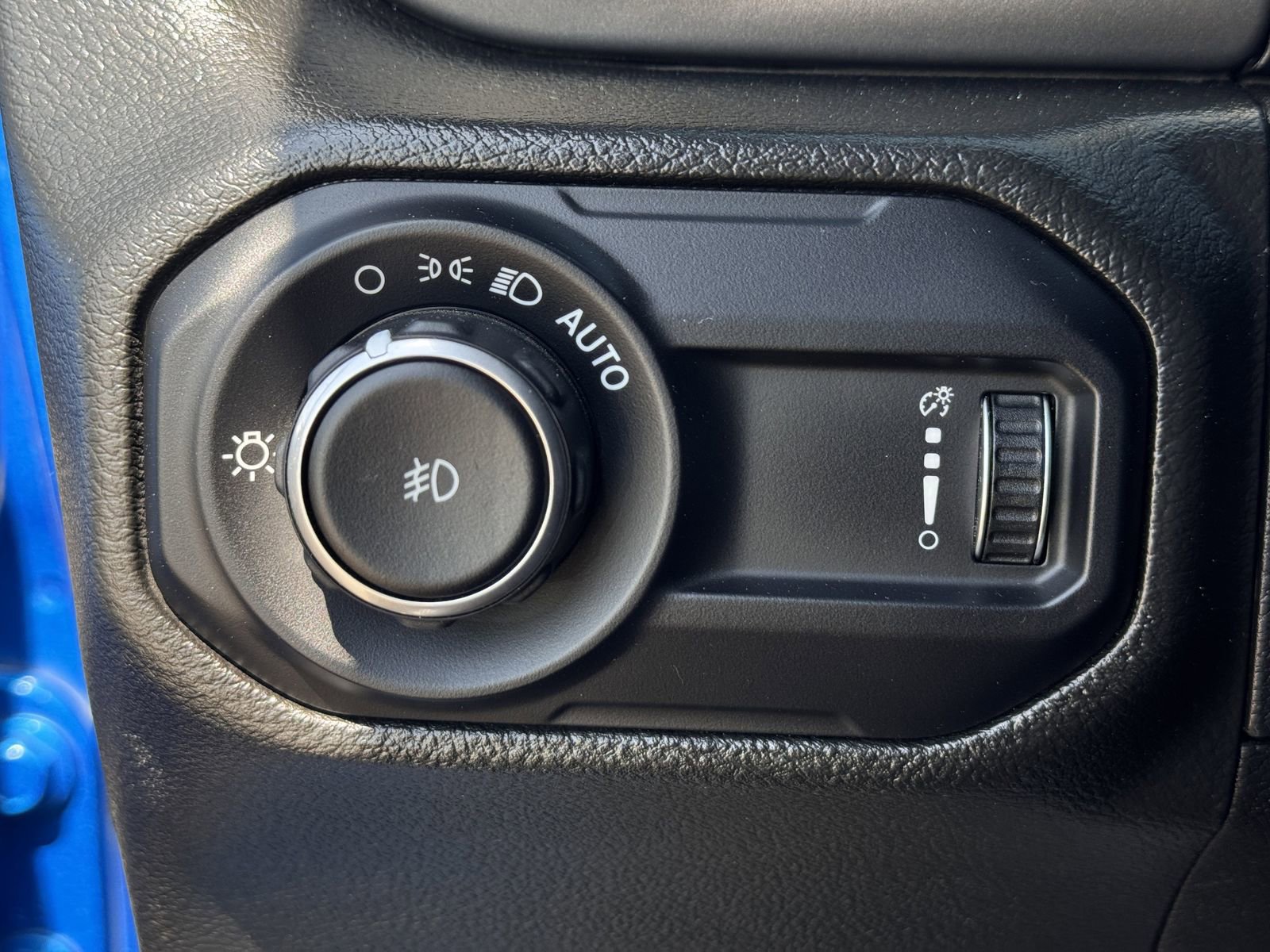 Used 2023 Jeep Wrangler Unlimited Sport image 23