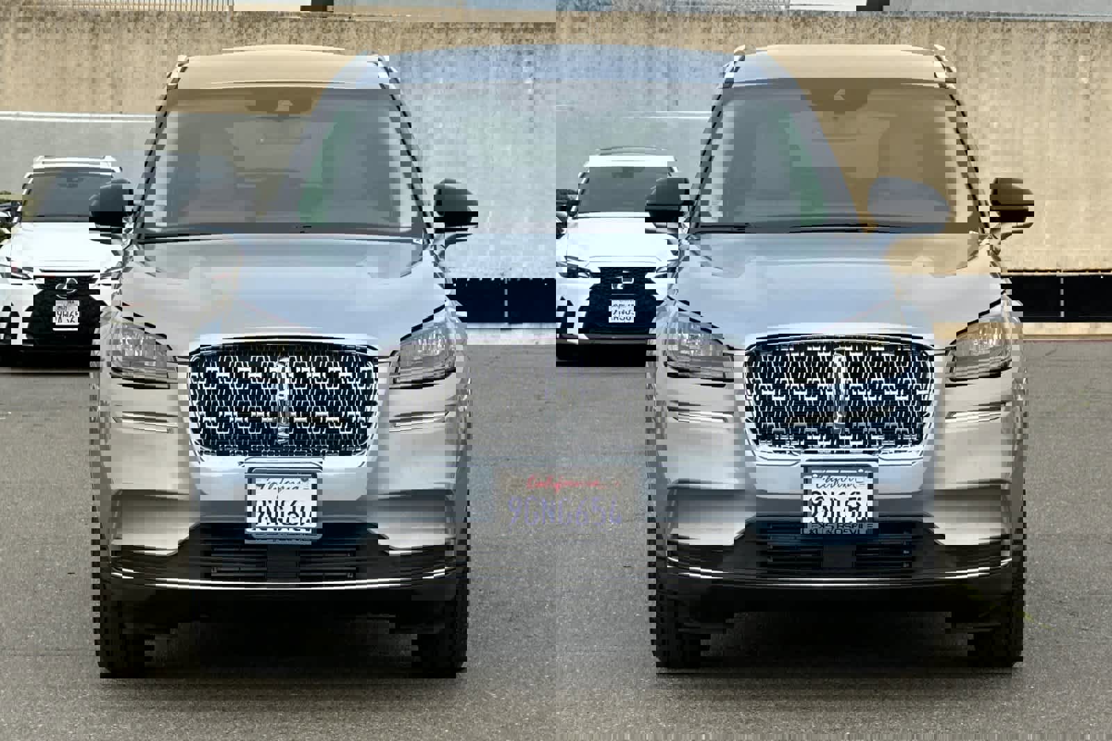 Used 2022 Lincoln Corsair FWD w/ Rear Removable Package Tray image 10