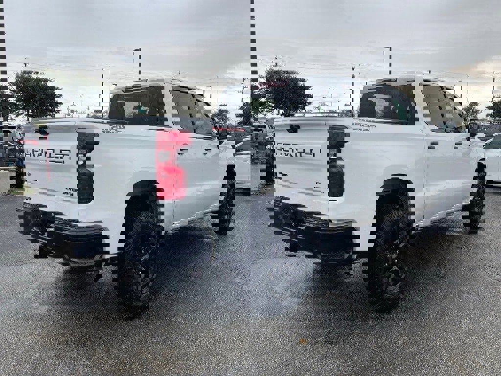 Used 2023 Chevrolet Silverado 1500 Custom Trail Boss w/ LPO, Dark Essentials Package image 5