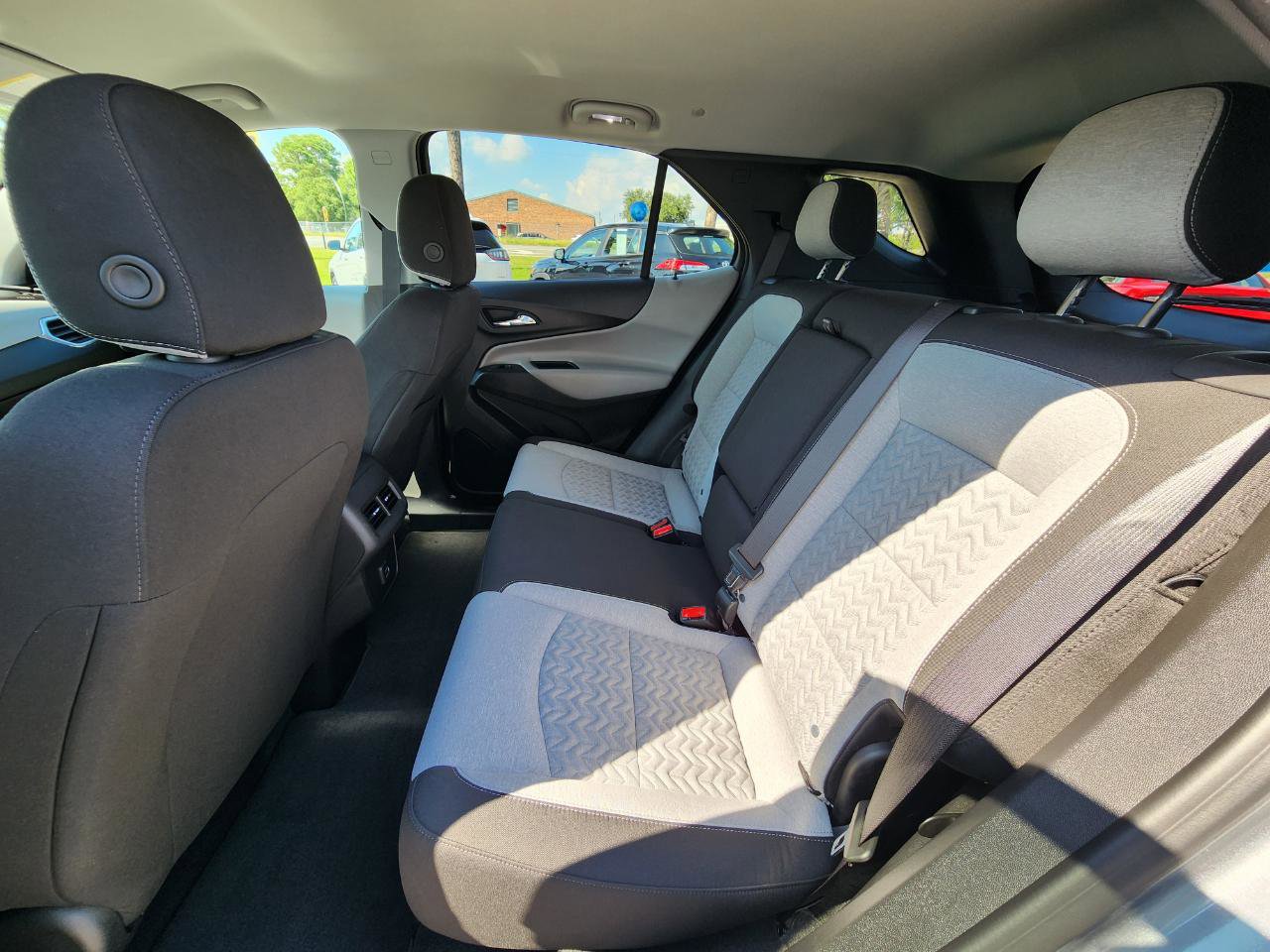 Used 2024 Chevrolet Equinox LT w/ Driver Convenience Package image 11