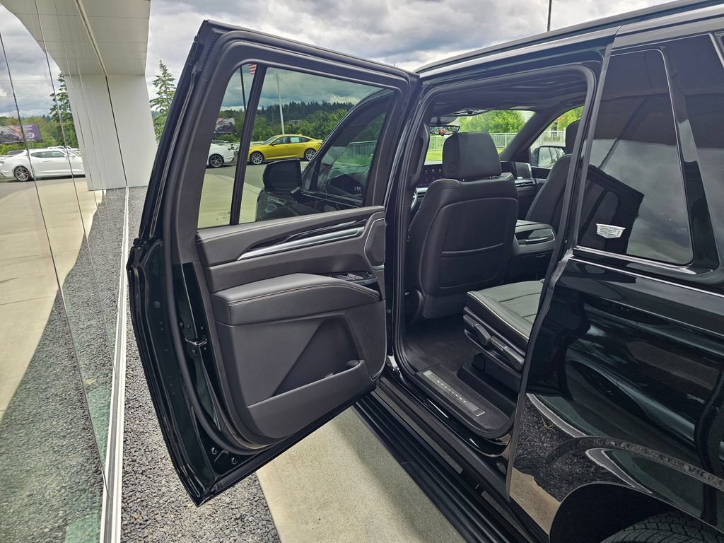Certified 2026 Cadillac Escalade ESV Sport w/ Touring Package AWD/4WD image 16