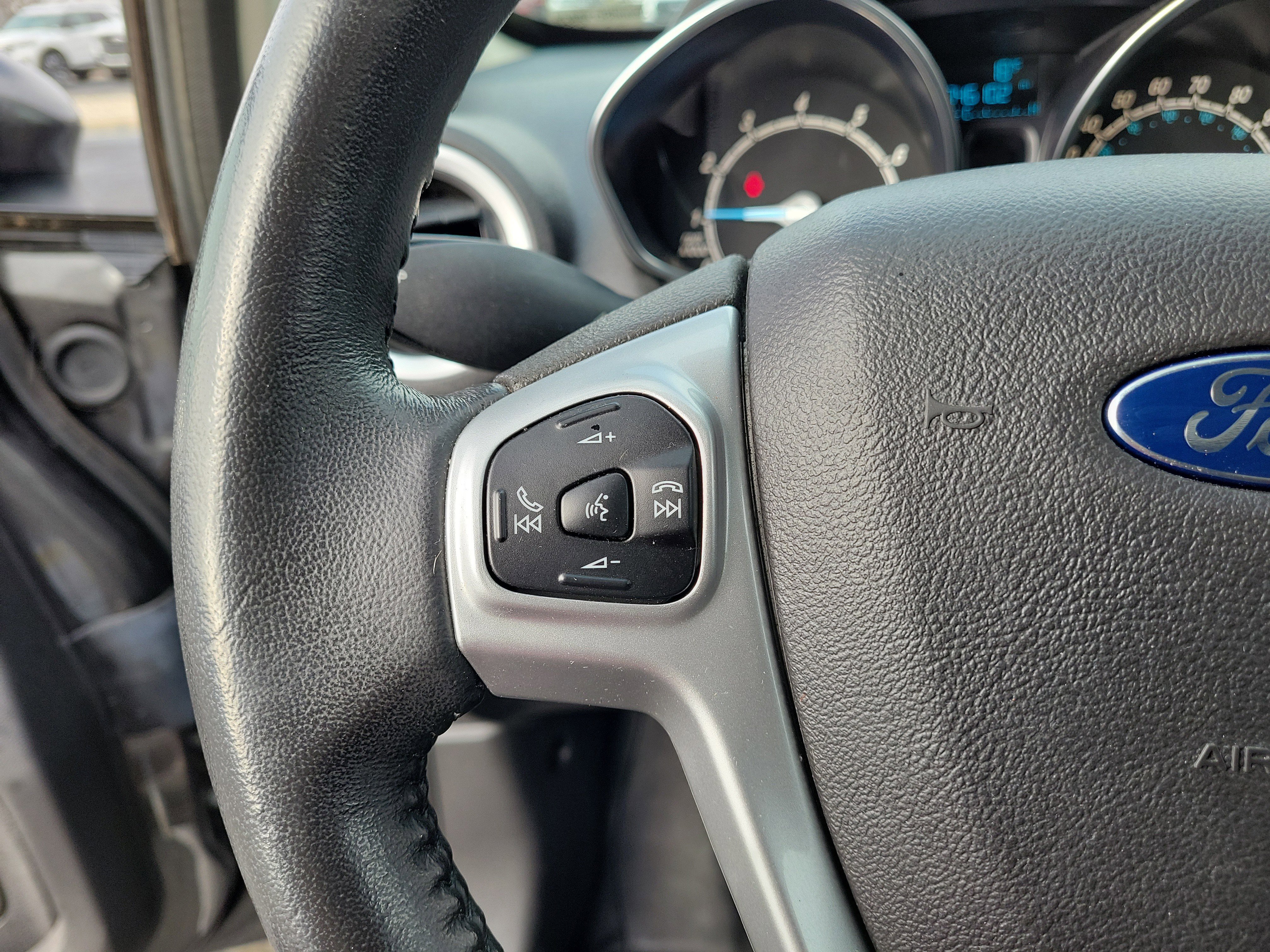 Used 2015 Ford Fiesta SE image 23